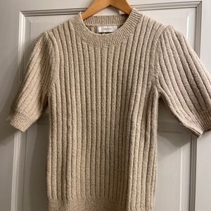 Short sleeve ribbed oatmeal sweater M